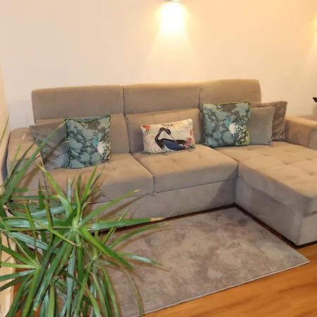 Ii Airport Apartment